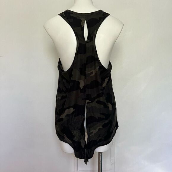 Old Navy Active Camouflage Tank Top - Picture 4 of 5